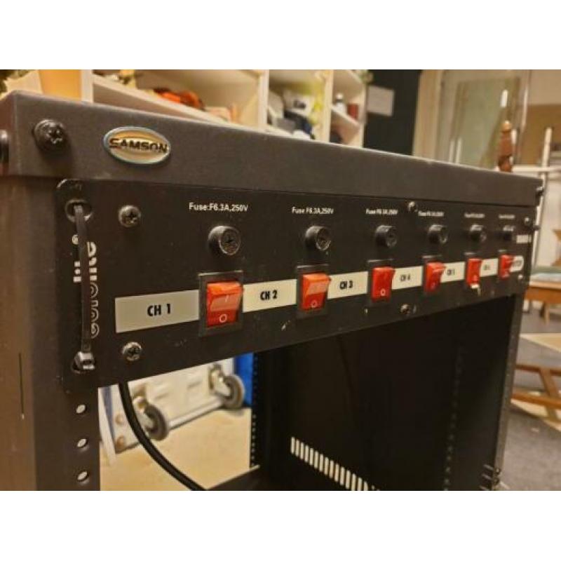 eurolite board 6-s met kast op wielen