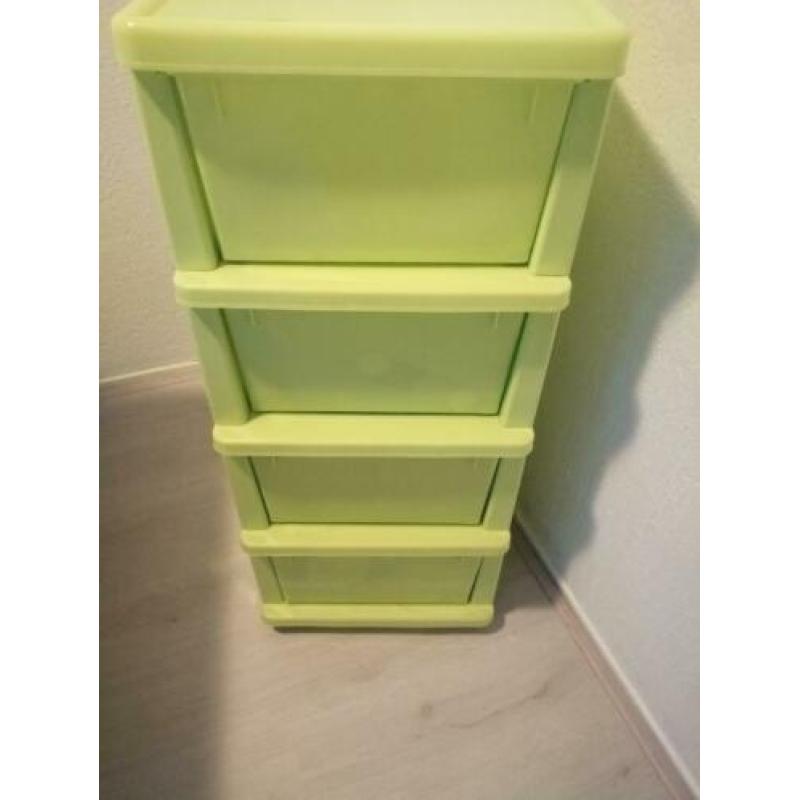 Groene commode keukenkast
