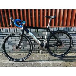 Gravelbike Leusini