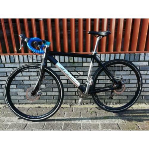 Gravelbike Leusini