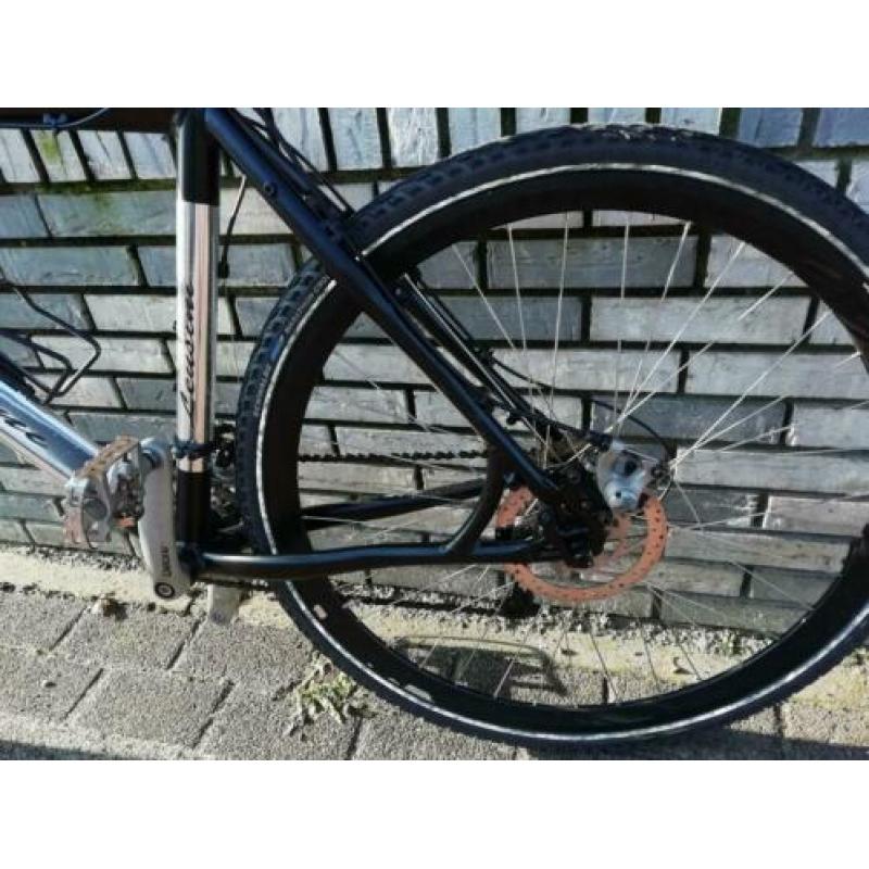 Gravelbike Leusini