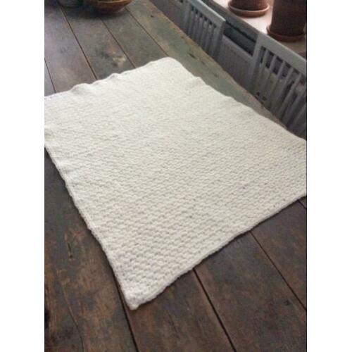 Handgemaakte deken sprei wikkeldoek baby wol wit nieuw !