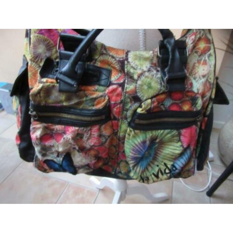 Desigual zwarte tas met bloempatroon/verschillende vakken