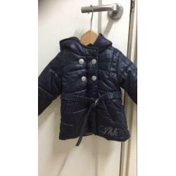 Mooi warm donkerblauw IKKS jasje voor baby van ong. 6 mnd