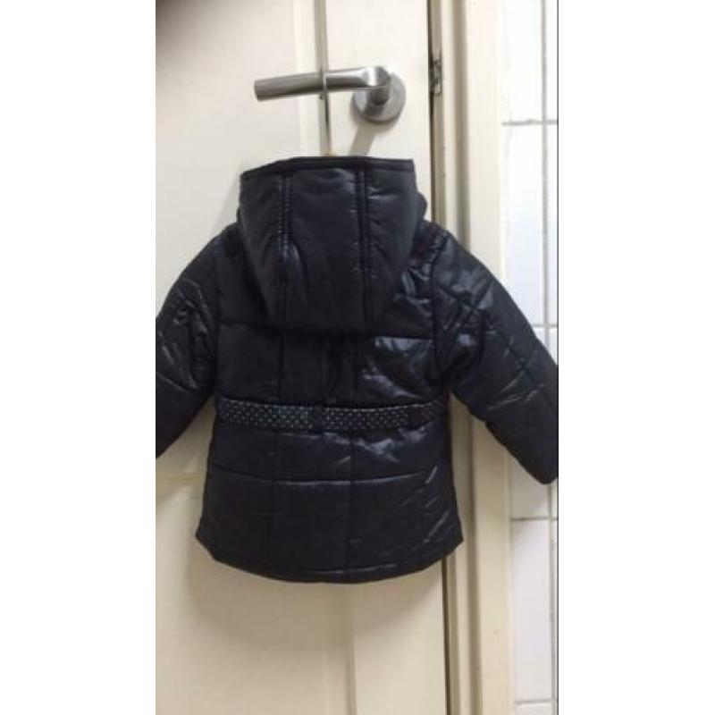 Mooi warm donkerblauw IKKS jasje voor baby van ong. 6 mnd