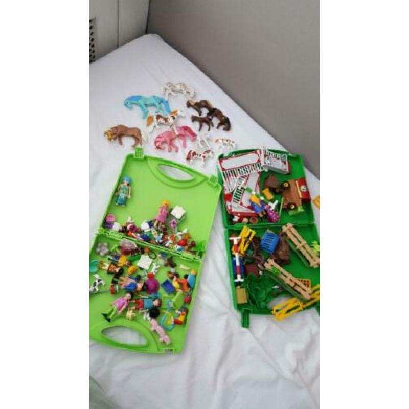Playmobil diverse paarden, stallen, huifkar en toebehoren