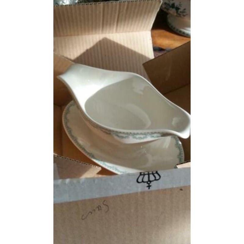 splinternieuw servies ROYAL BOCH serie CARLOTTA in doos