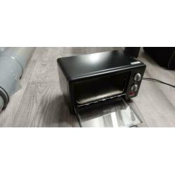 Tristar elektrische oven. Ook gemakkelijk voor de camping.