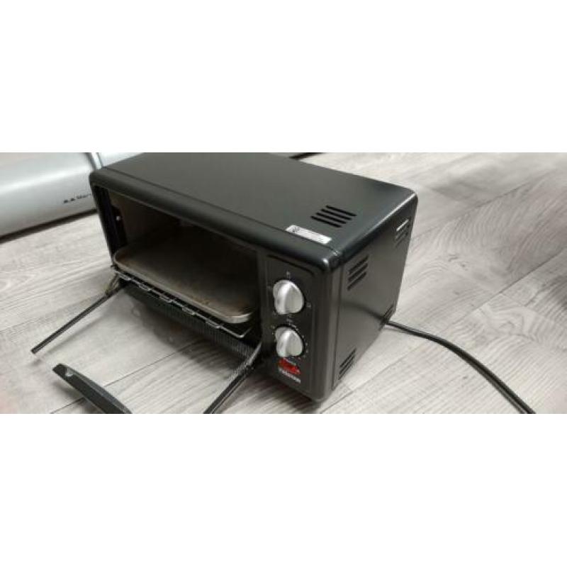 Tristar elektrische oven. Ook gemakkelijk voor de camping.