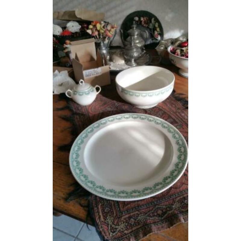 splinternieuw servies ROYAL BOCH serie CARLOTTA in doos