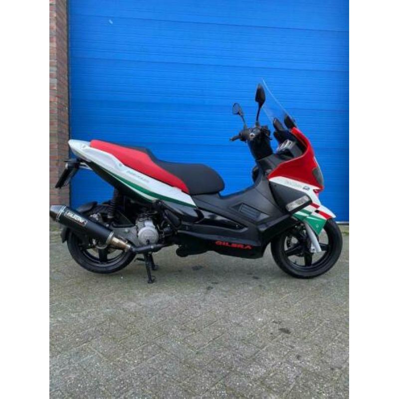 Gilera nexus 125 cc i.e 2011 zeer netjes a1 motorscooter