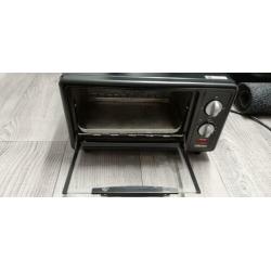 Tristar elektrische oven. Ook gemakkelijk voor de camping.
