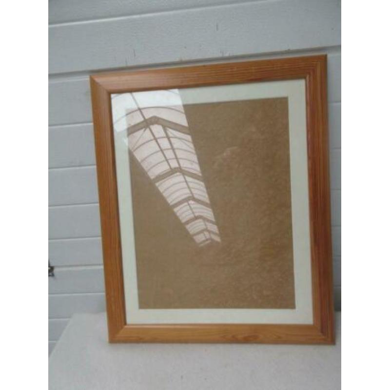 grote blank houten fotolijst met passe partout