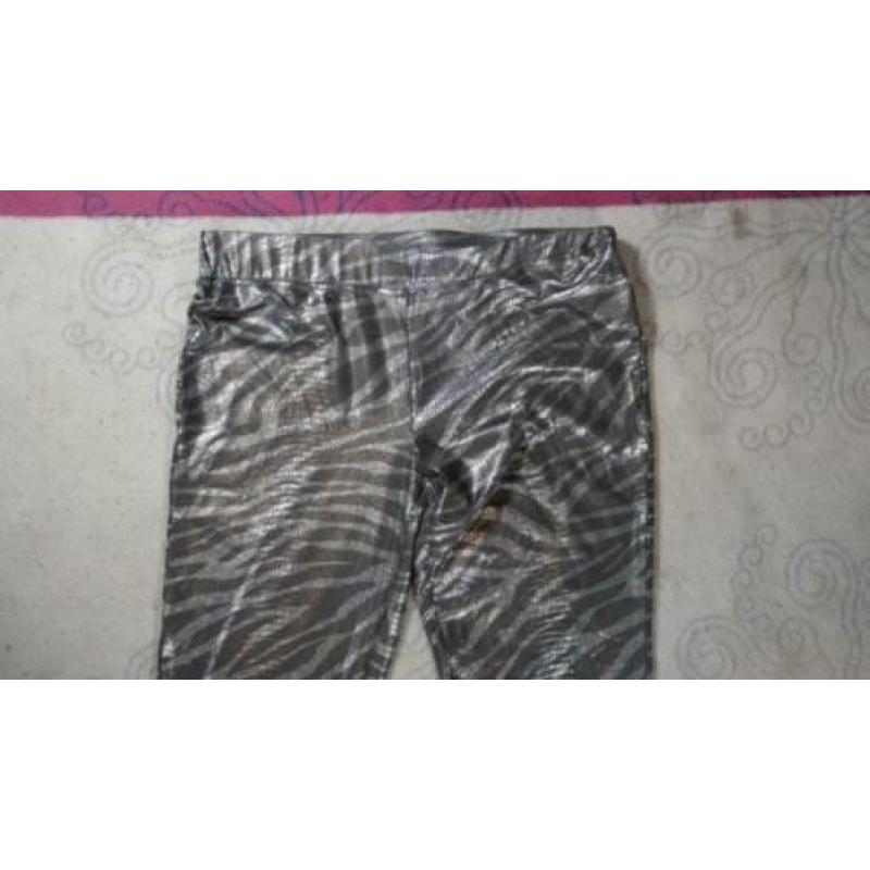 Aparte grijs zilveren legging. Mt S. Merk Armani Exchange