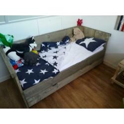 kinderbed van steigerhout