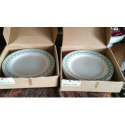 splinternieuw servies ROYAL BOCH serie CARLOTTA in doos