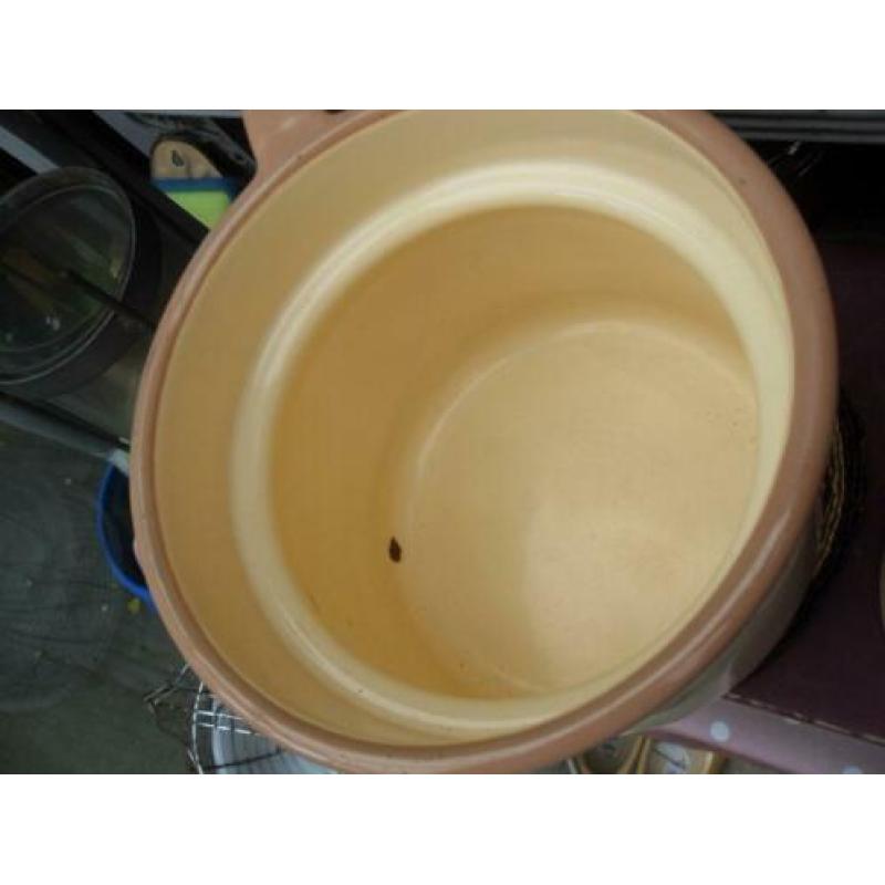 brocante emaille kan / emaille melkkoker beige