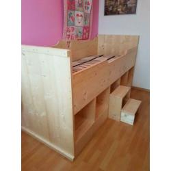 kinderbed van steigerhout