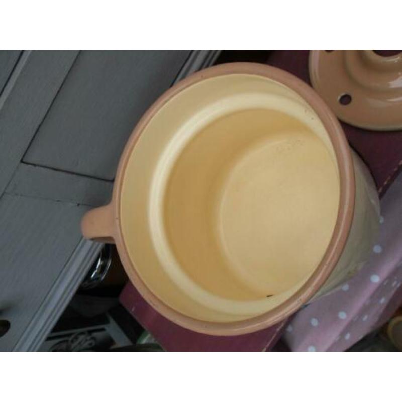 brocante emaille kan / emaille melkkoker beige