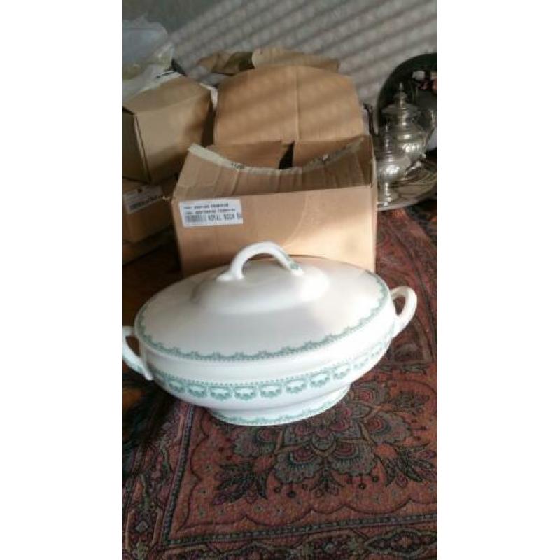 splinternieuw servies ROYAL BOCH serie CARLOTTA in doos