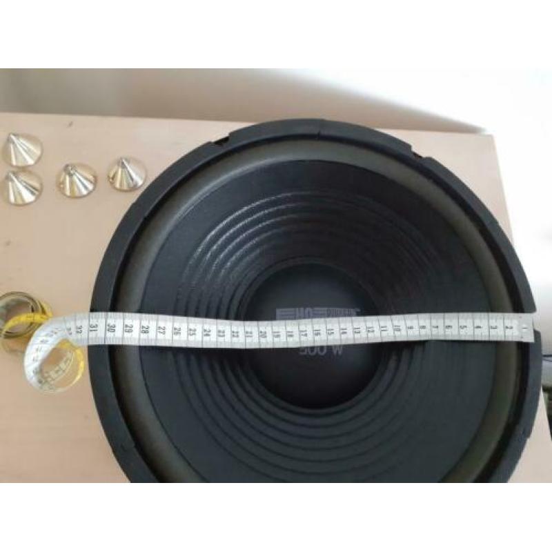 1x 30 cm woofer van hq power.