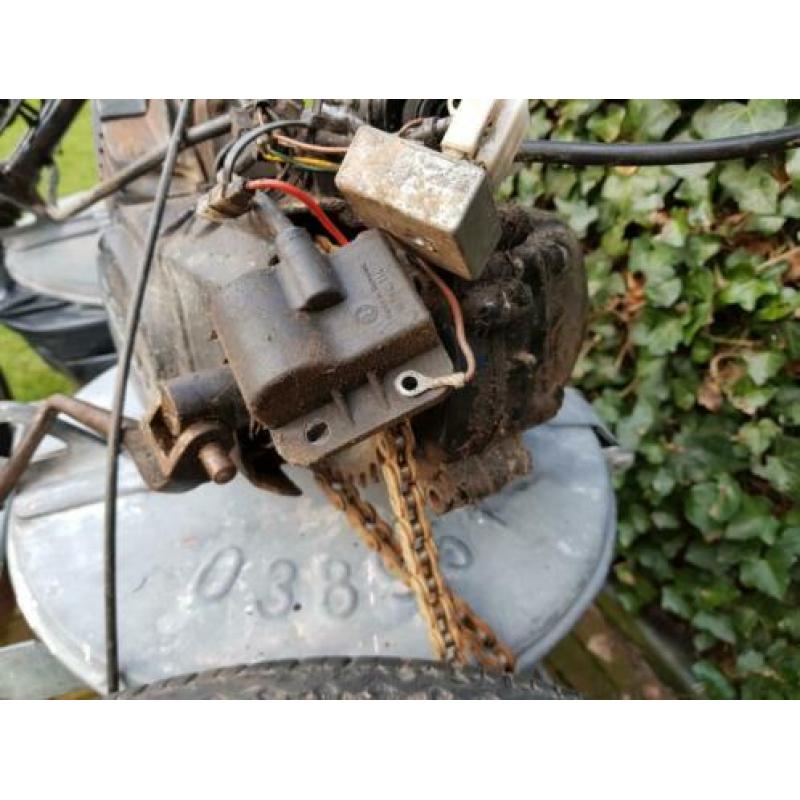 Tomos a 35 frame met geel kenteken andere onderdelen A 35