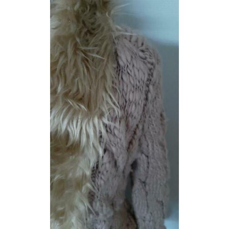 Bruin gebreid lang vest met wol en bontrand van Only! Mt. L