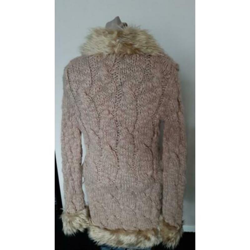 Bruin gebreid lang vest met wol en bontrand van Only! Mt. L
