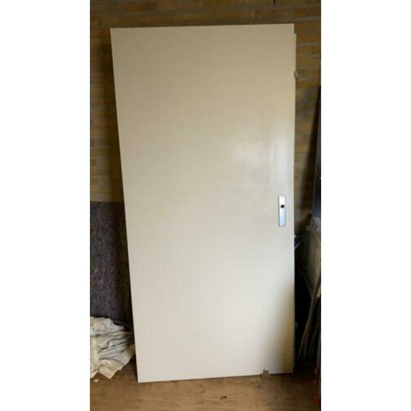 GRATIS drie opdek deuren
