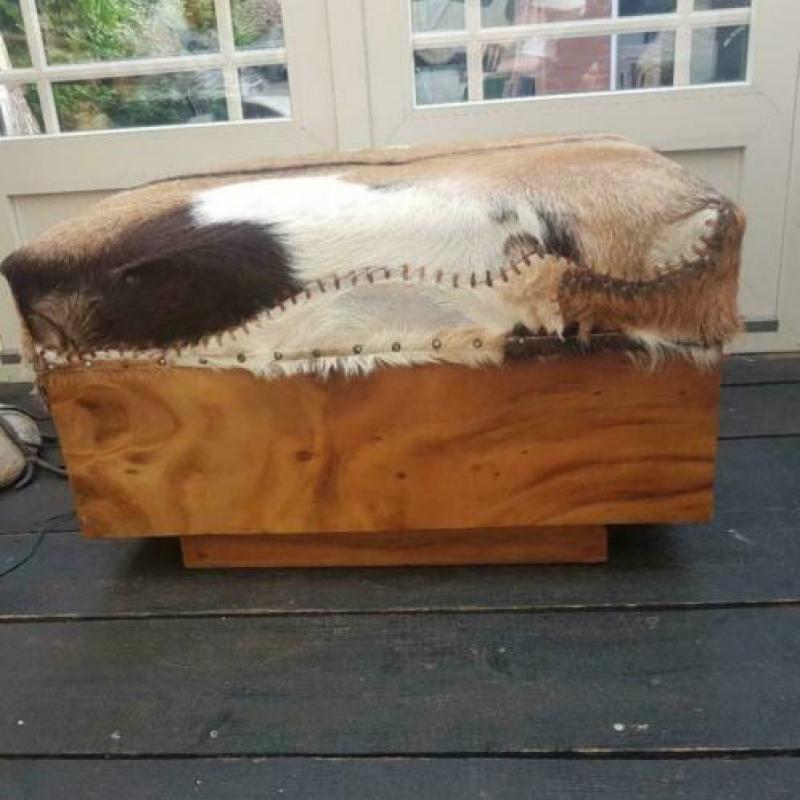 Geitenhuid poef als nieuw