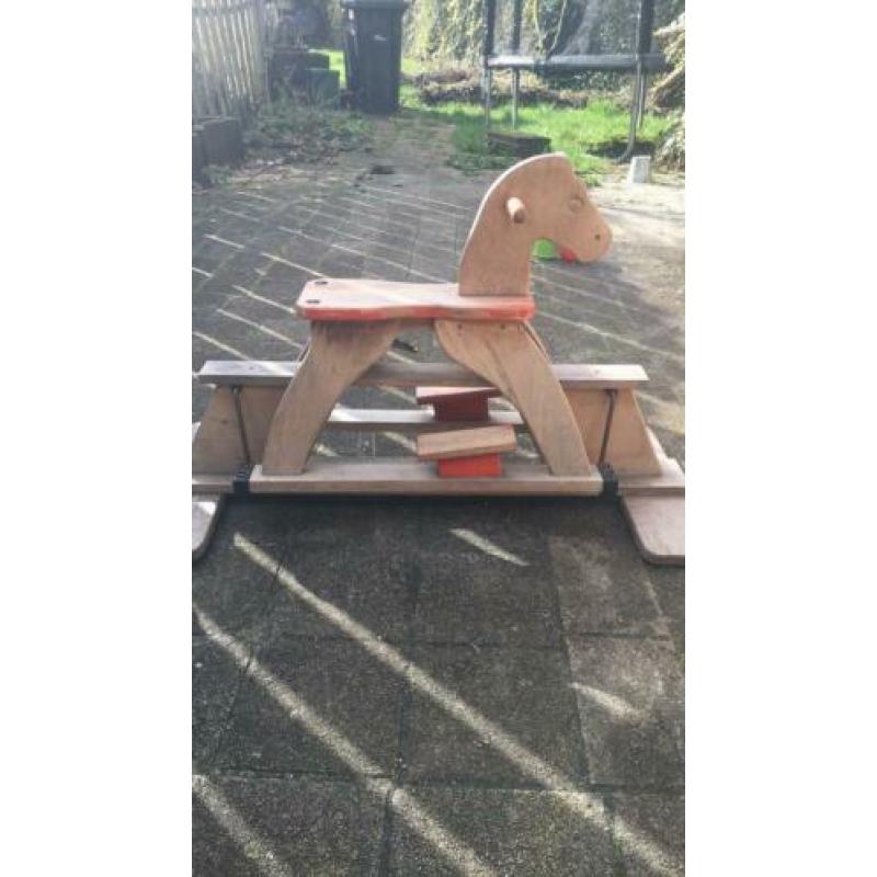 Houten hobbel schommel paard
