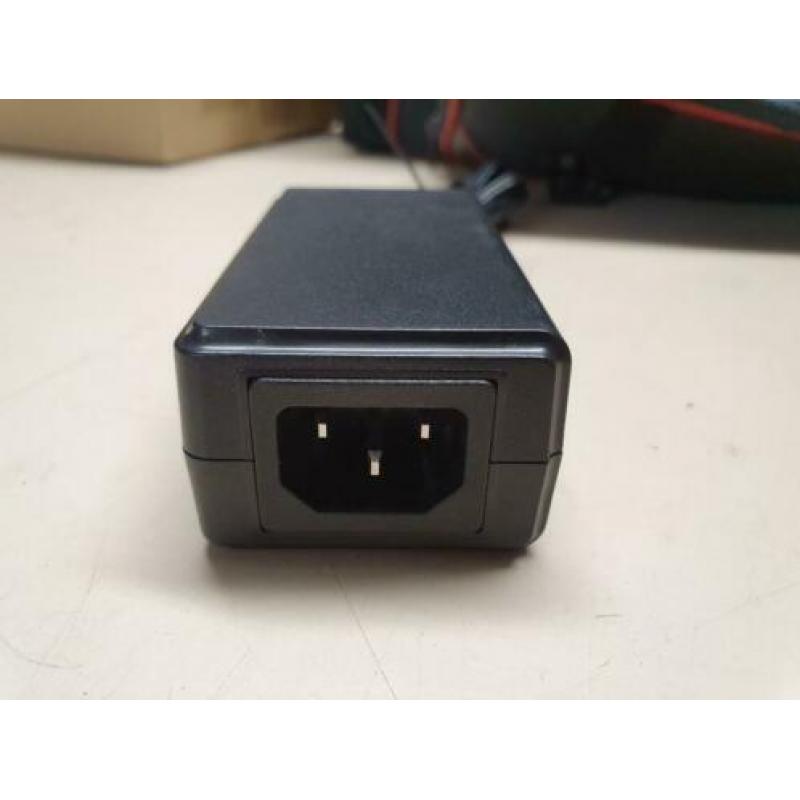 Netvoeding 12V 2,5A