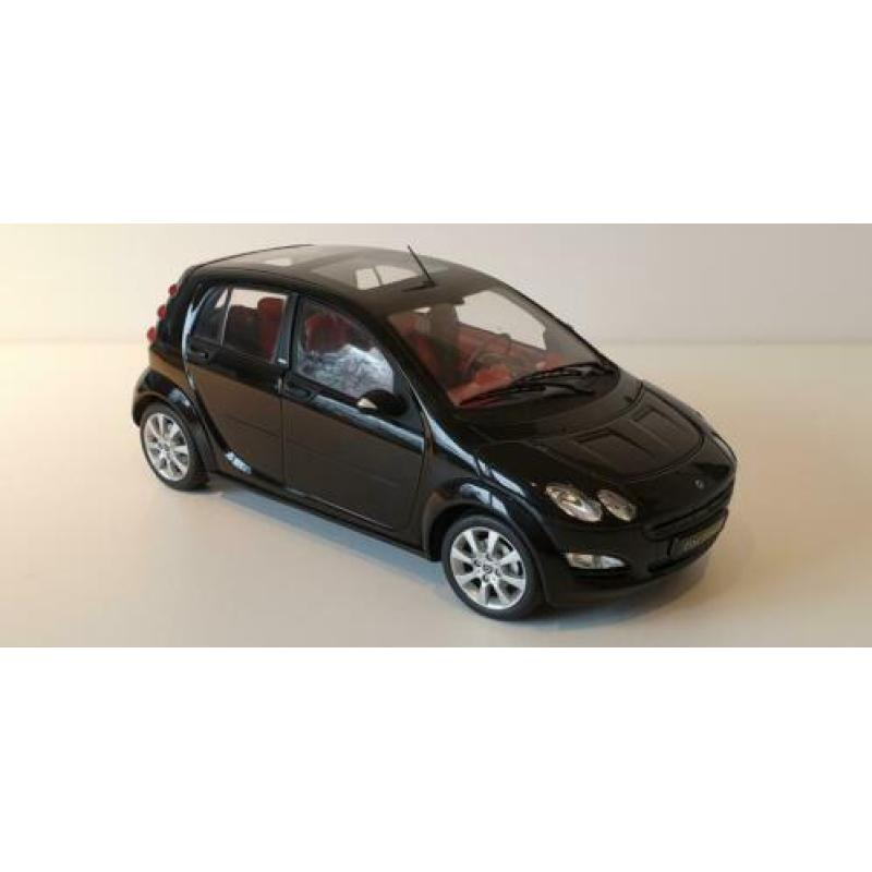 Smart Forfour smart forfour Kyosho zwart 1:18 schaalmodel