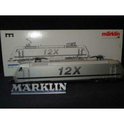 013=Marklin 34381 BR 12X DELTA digitale E loc van de AEG.