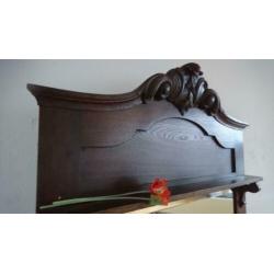 Antieke spiegel, geslepen glas, kuif en legplank 88x112 cm