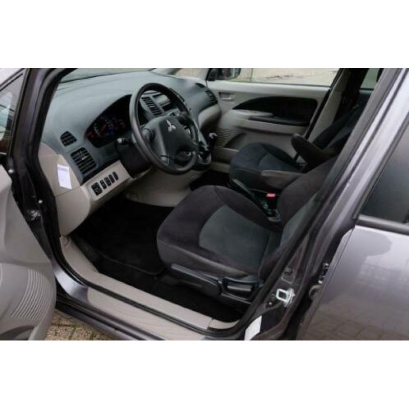 Mitsubishi Grandis 2.4-16V Intense 7-Pers. Clima/LMV/Trekhaa