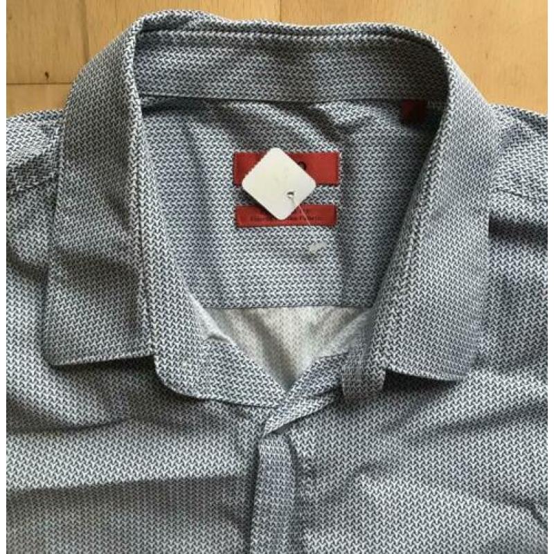 HUGO BOSS DESIGN OVERHEMD WIT / BLAUW PATROON maat 42 (16,5)