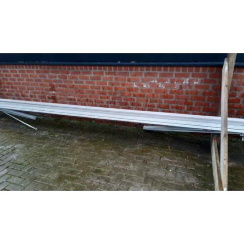Zonnescherm 5 m breed 2.5 uitval