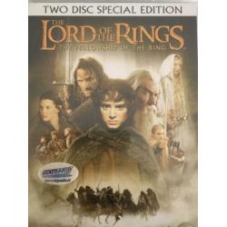 2 dvd’s lord of the rings two towers/fellowship of the rings