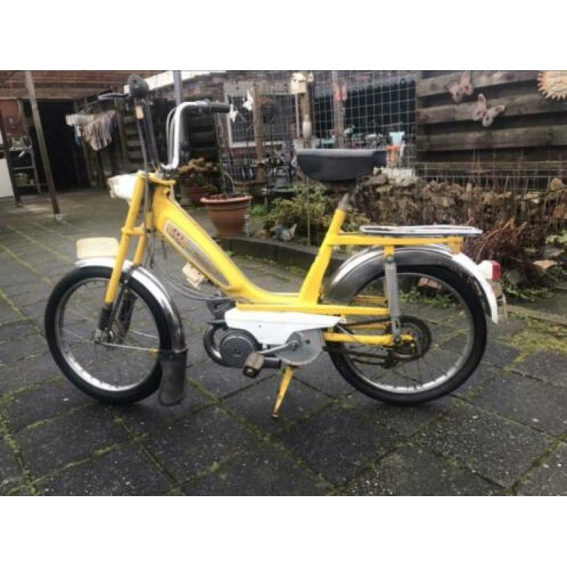 Beetje opknappen mobylet motobecane m kenteken