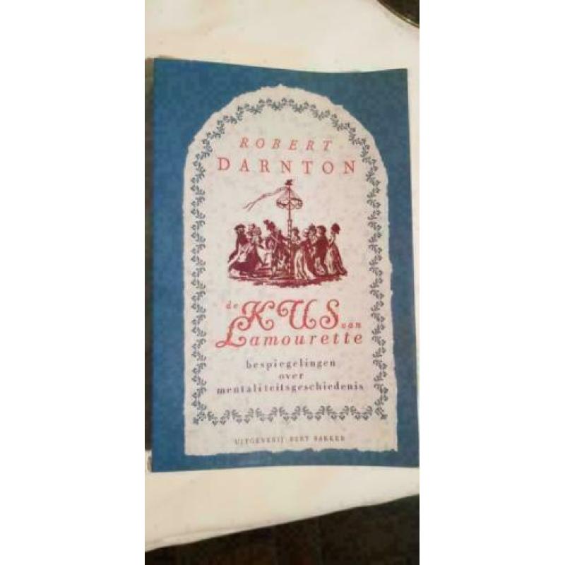 De kus van Lamourette - R Dartnton ISBN 9789035109384