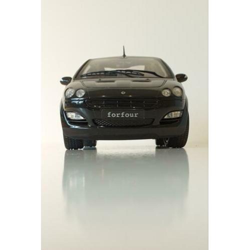 Smart Forfour smart forfour Kyosho zwart 1:18 schaalmodel
