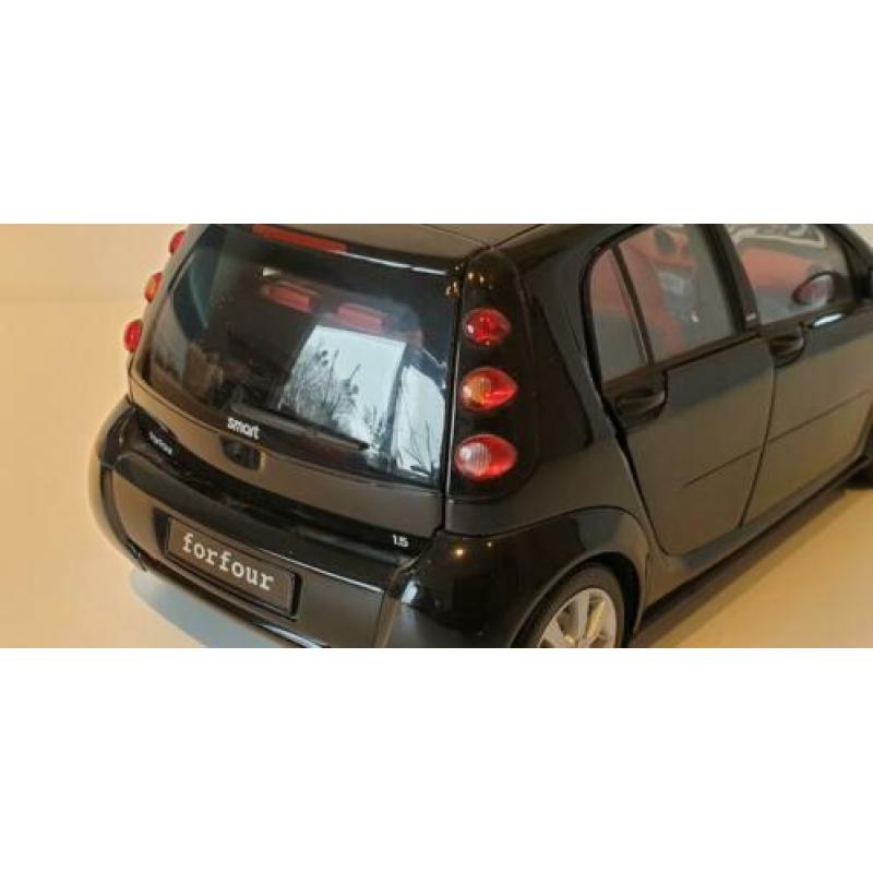 Smart Forfour smart forfour Kyosho zwart 1:18 schaalmodel