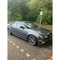 Audi A4 1.8 Tfsi 125KW Multitronic 2015 Grijs S-line