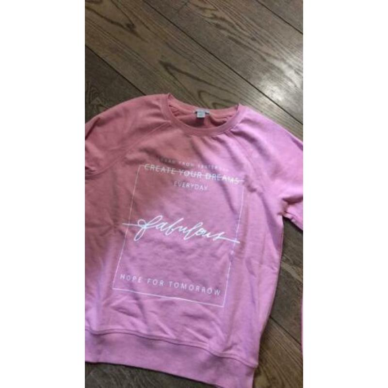 Roze trui met witte tekst, mt S