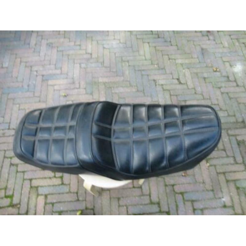 Suzuki GS 650 GL Bouwjaar 1988 Zitting Zadel 2 persoons