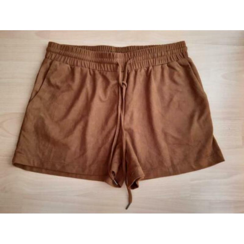 Korte bruine broek suede achtig maat m
