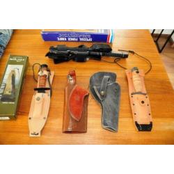 set met 3 x survival messen + 2 x leren holsters