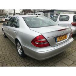 Mercedes-Benz E-klasse 200 CDI Classic 383.DKM ECC NAVI PDC
