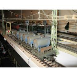 MARKLIN 800 4516 platte bakwagen met 5 containers